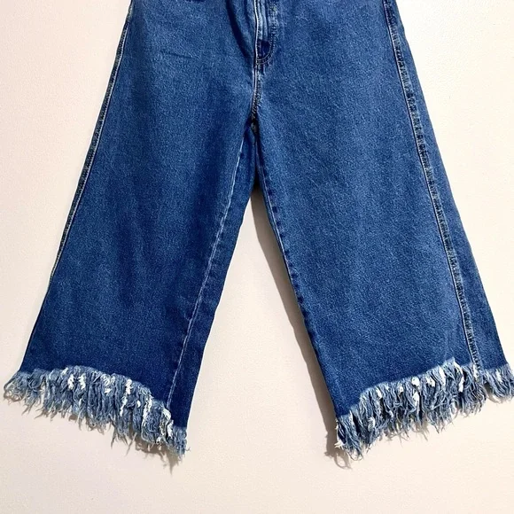 NWOT Zara Trafaluc Denimwear High-Waisted Cropped Distressed Flare Jeans - Picture 3 of 11